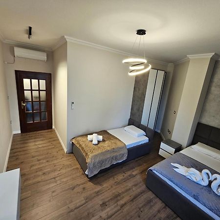Sky Apartaments City Center 地拉那 外观 照片
