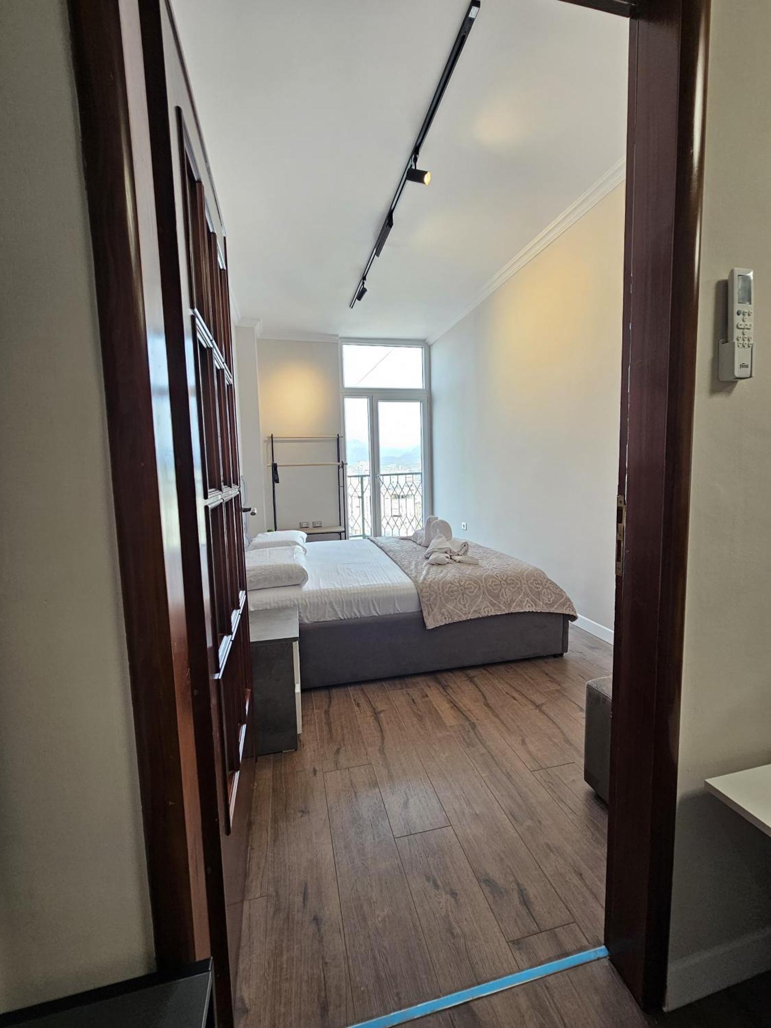 Sky Apartaments City Center 地拉那 外观 照片