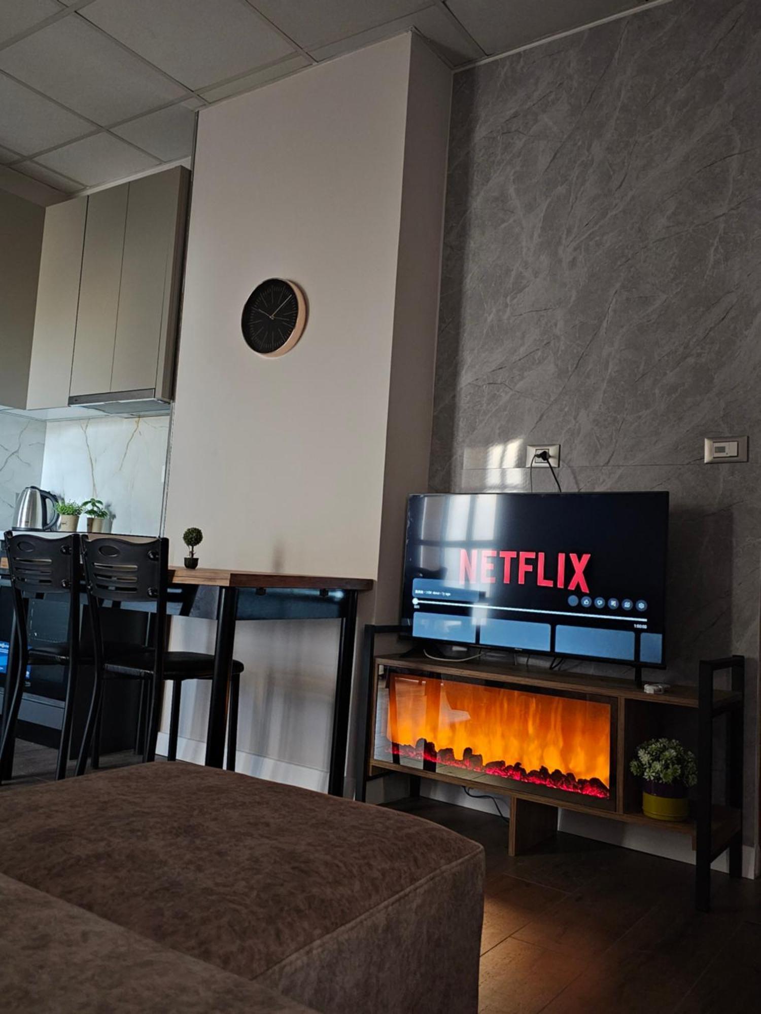 Sky Apartaments City Center 地拉那 外观 照片