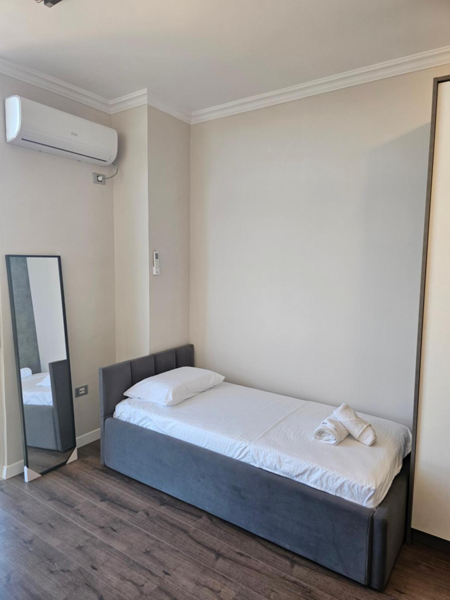 Sky Apartaments City Center 地拉那 外观 照片