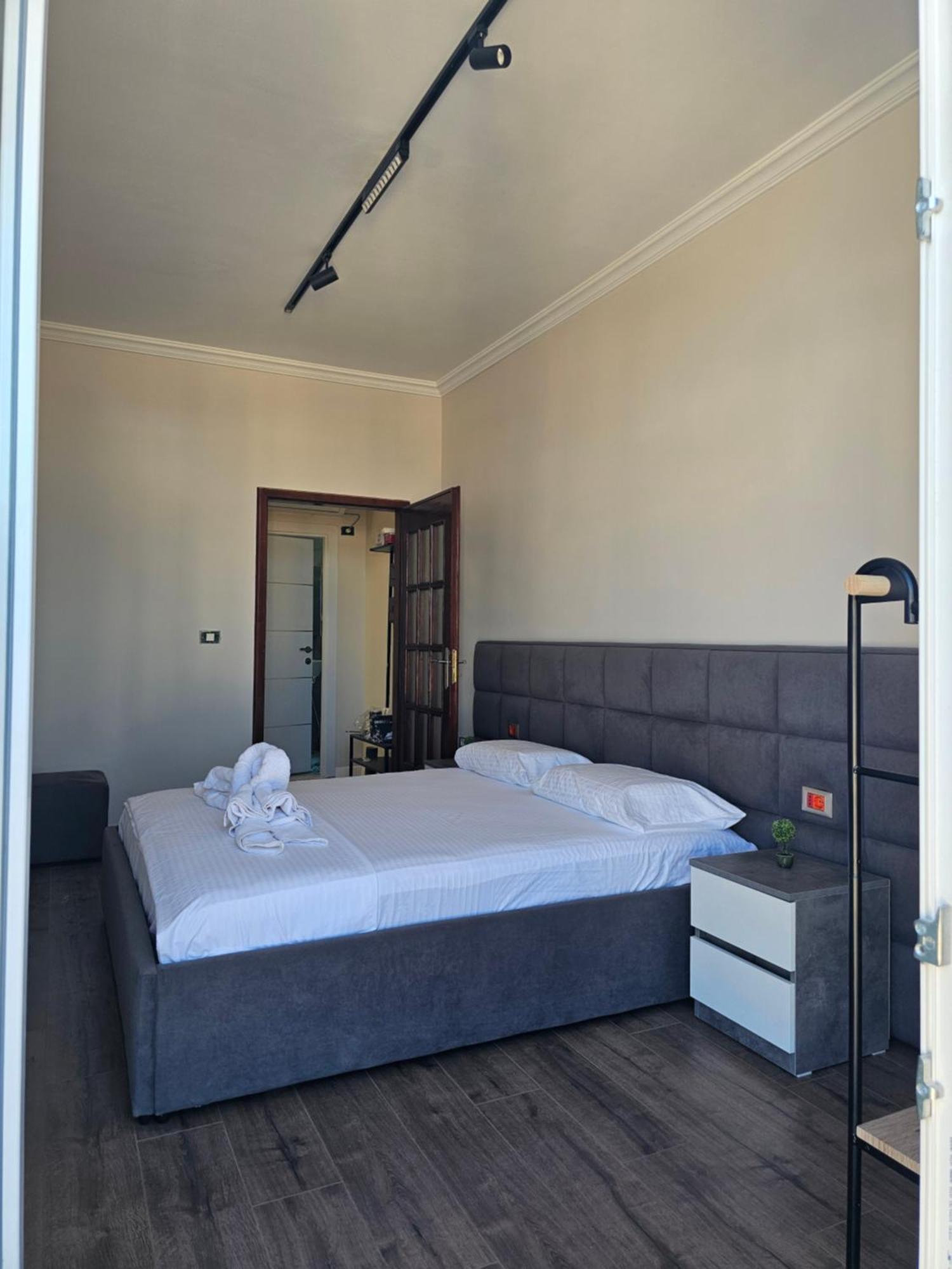 Sky Apartaments City Center 地拉那 外观 照片