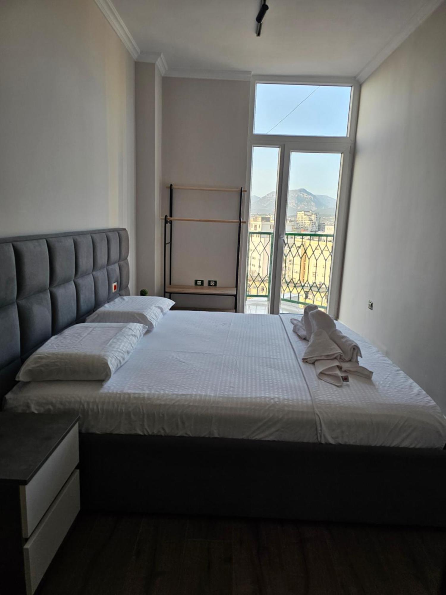 Sky Apartaments City Center 地拉那 外观 照片