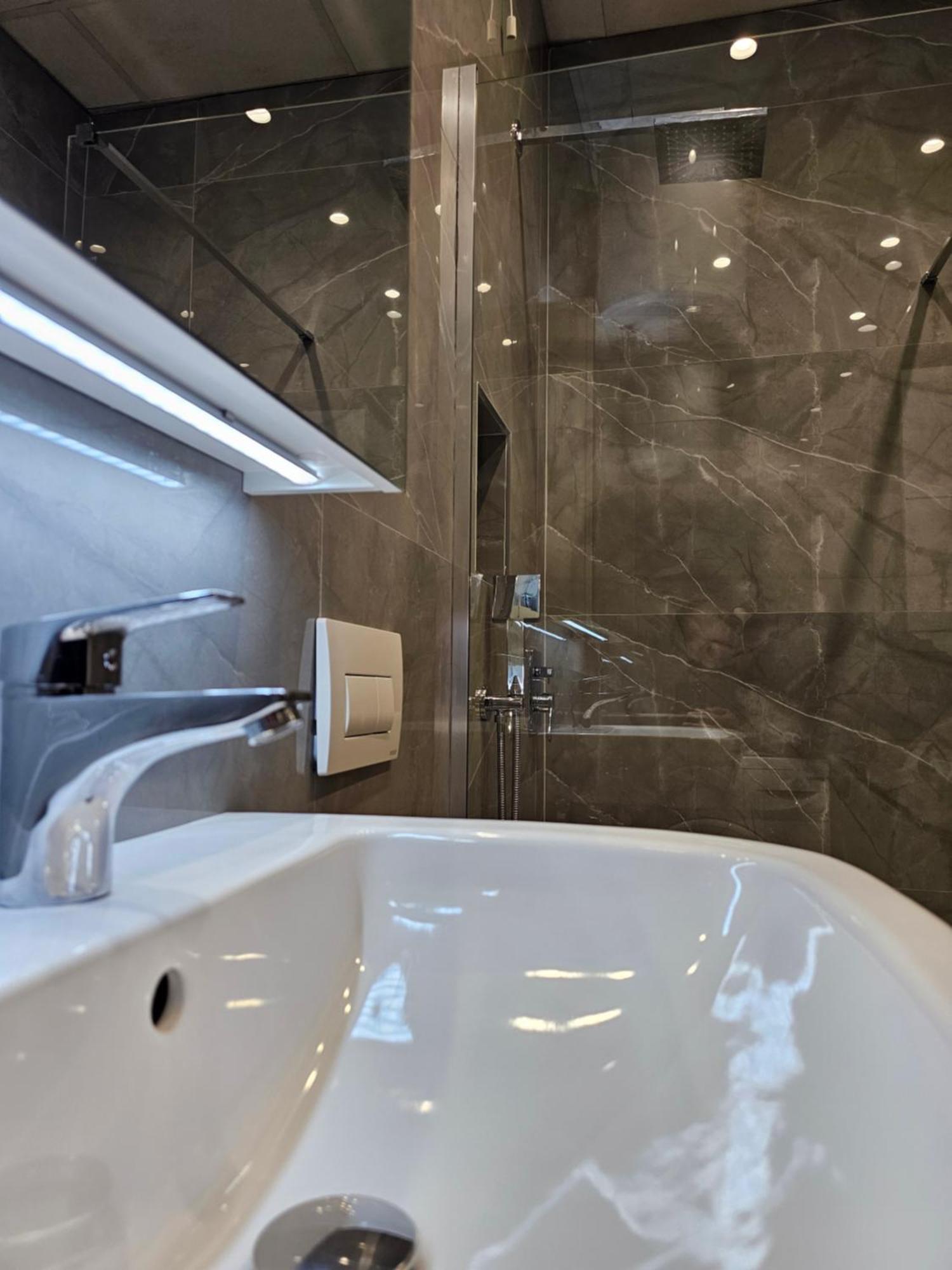 Sky Apartaments City Center 地拉那 外观 照片