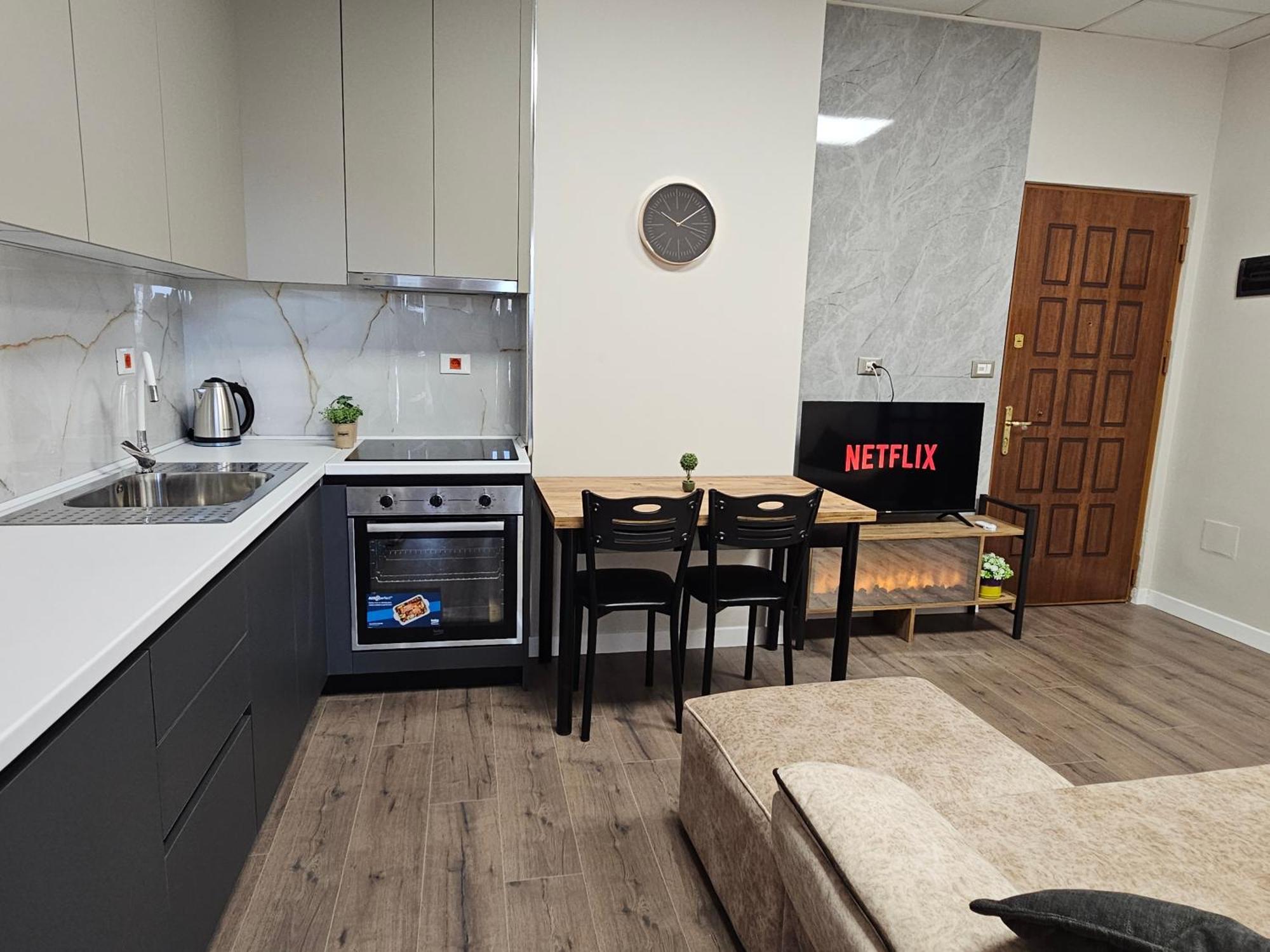 Sky Apartaments City Center 地拉那 外观 照片