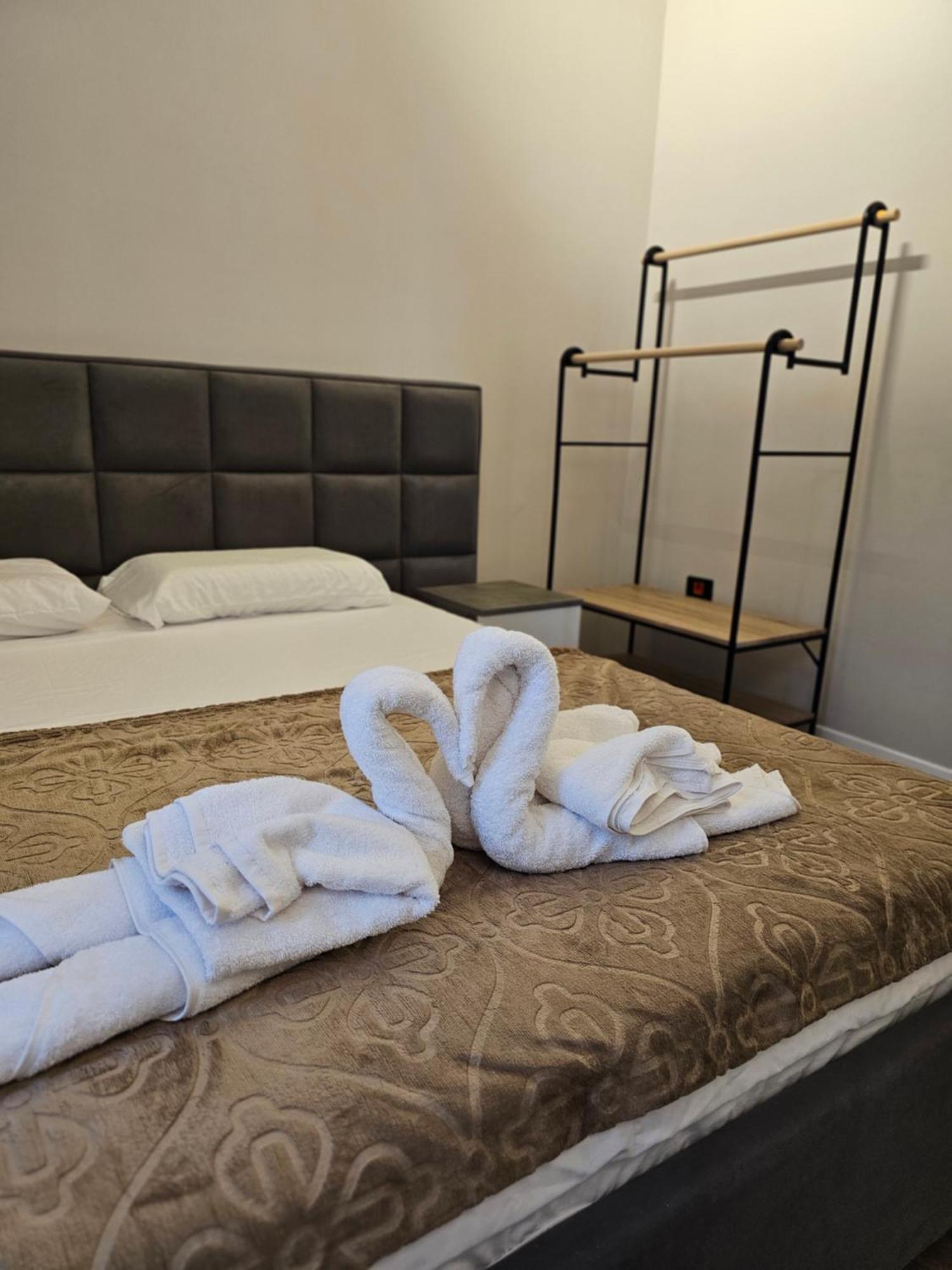 Sky Apartaments City Center 地拉那 外观 照片