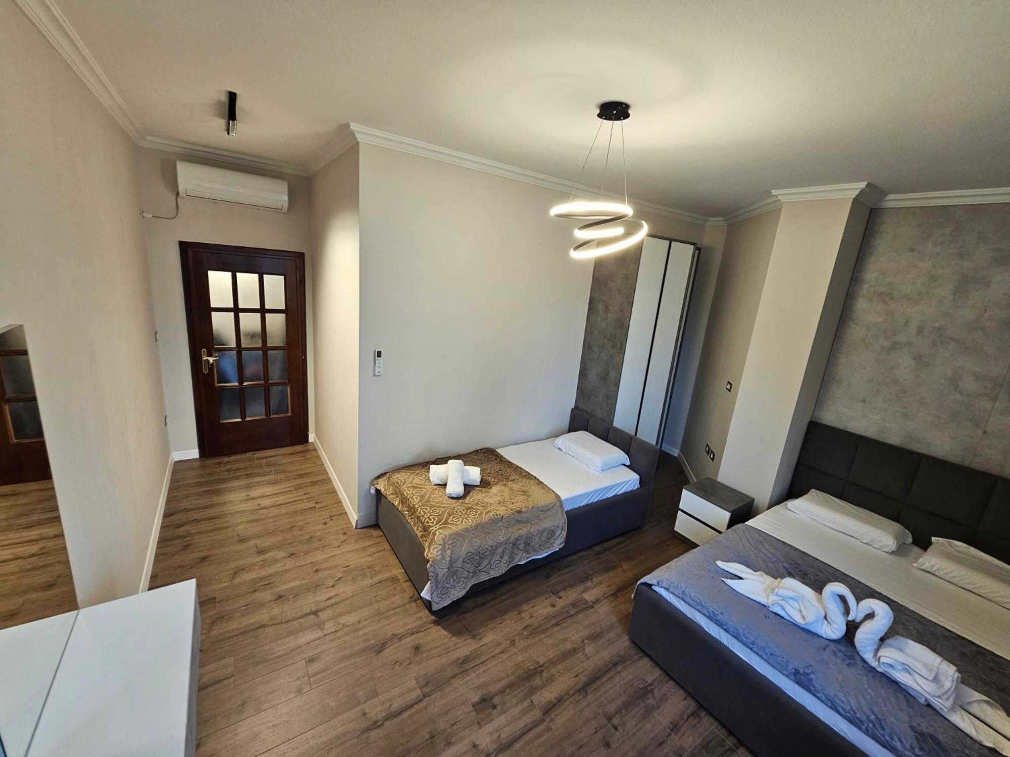 Sky Apartaments City Center 地拉那 外观 照片
