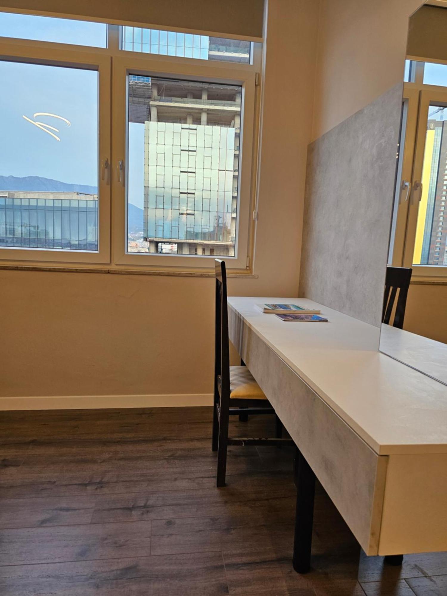 Sky Apartaments City Center 地拉那 外观 照片